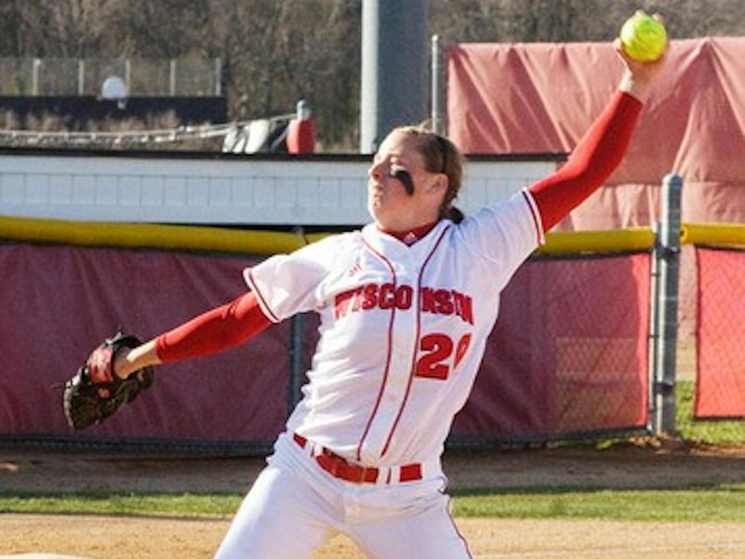 Badgers salvage split against Minnesota