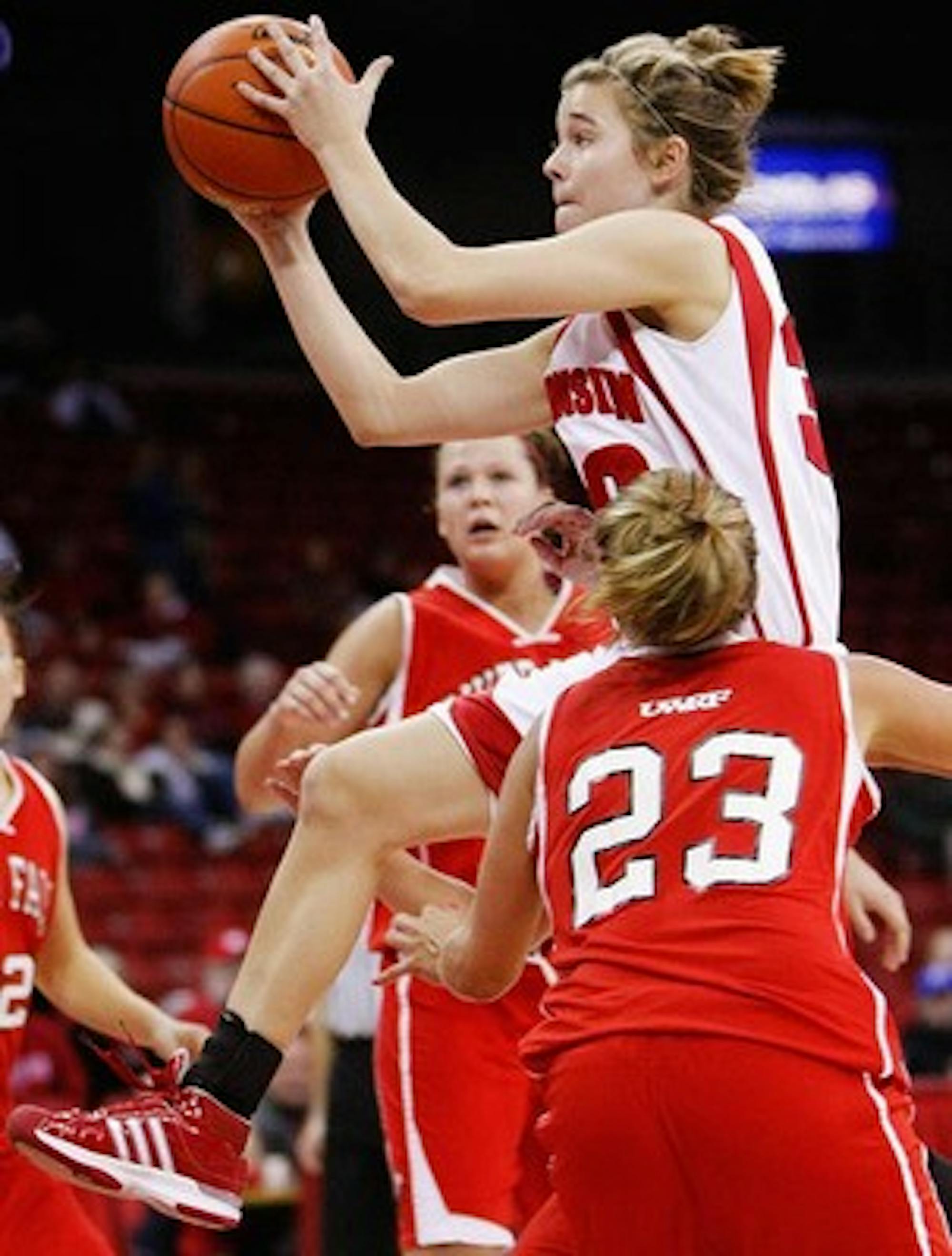 Badgers to host in-state rivals