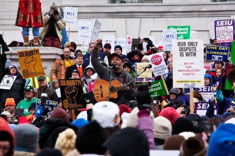 Famous rockers play for protesters at rally