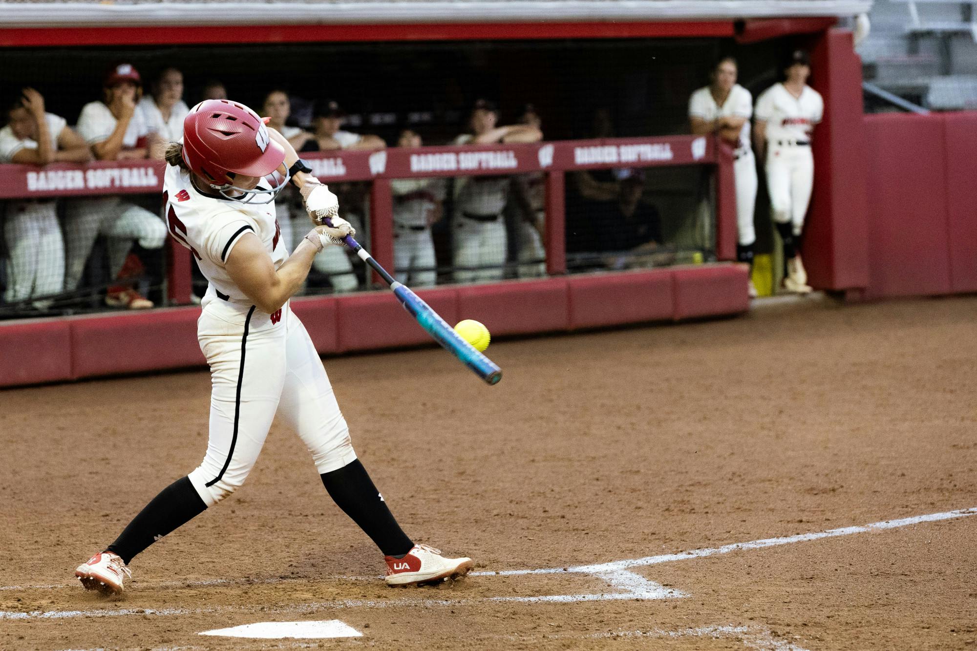 (04_17_2026)_KIM_UW_SOFTBALL_MICHIGAN_4_17_26-13.jpg
