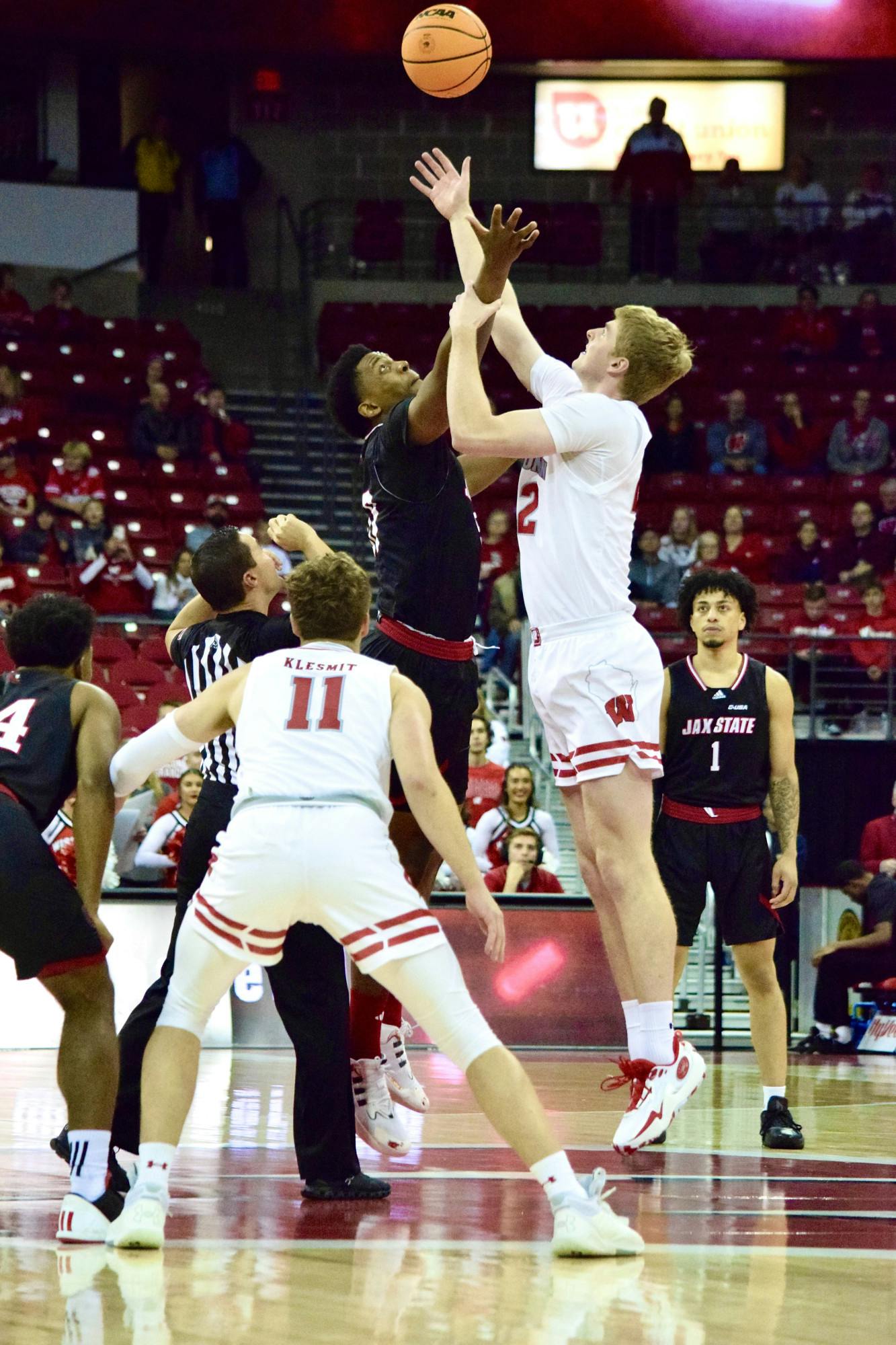 Badgers Men’s Basketball Soars Past Jacksonville State - The Daily Cardinal