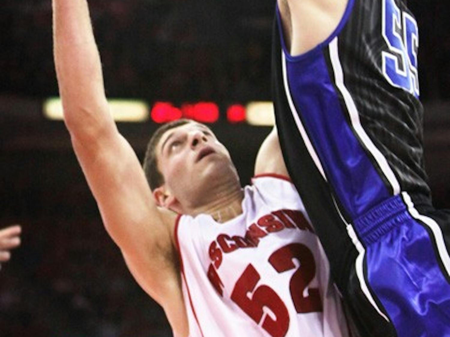 Badgers welcome rival Marquette after upset