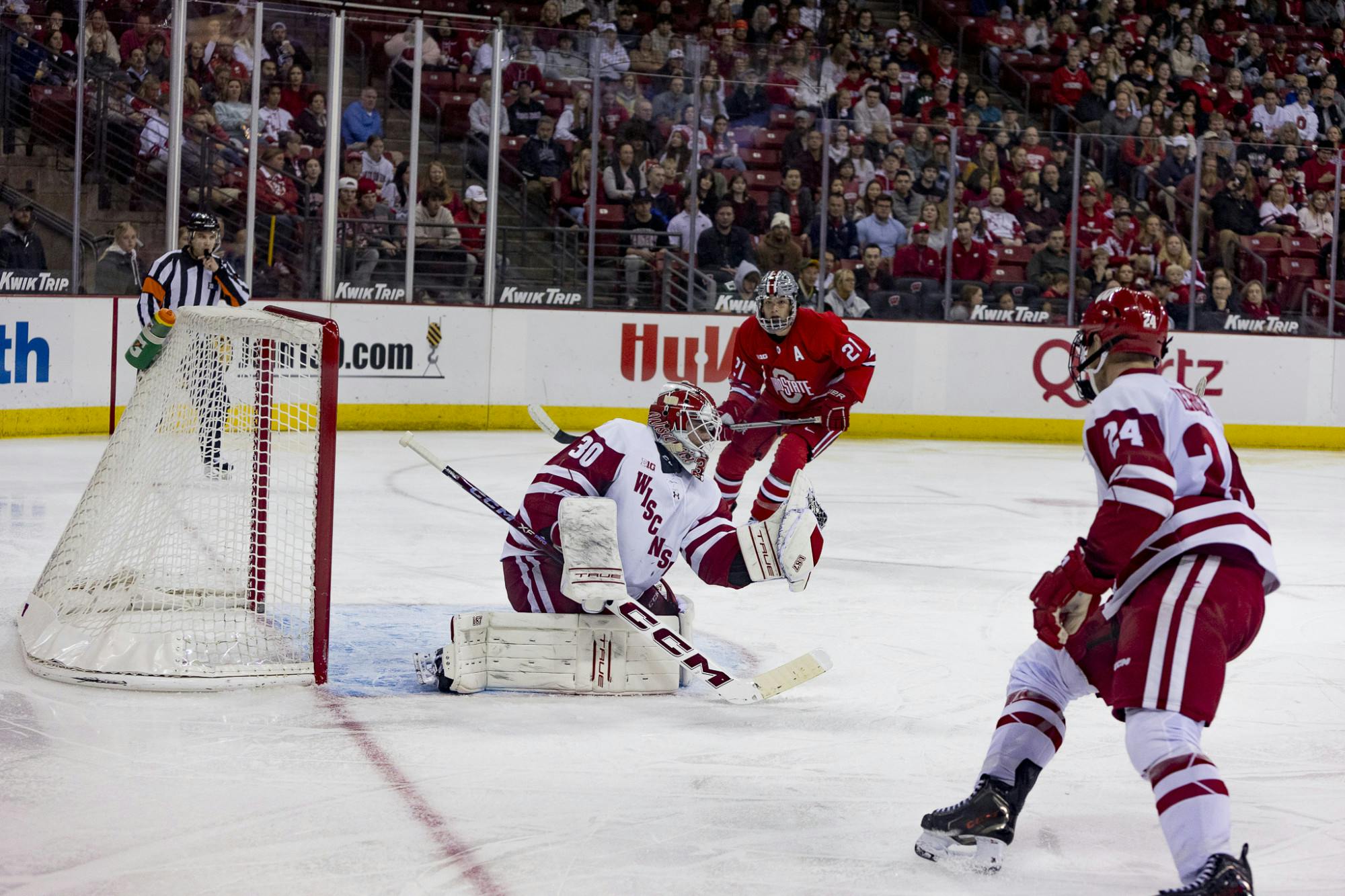 Wisconsin_V_OSU_Hockey_10_18_24-18.jpg