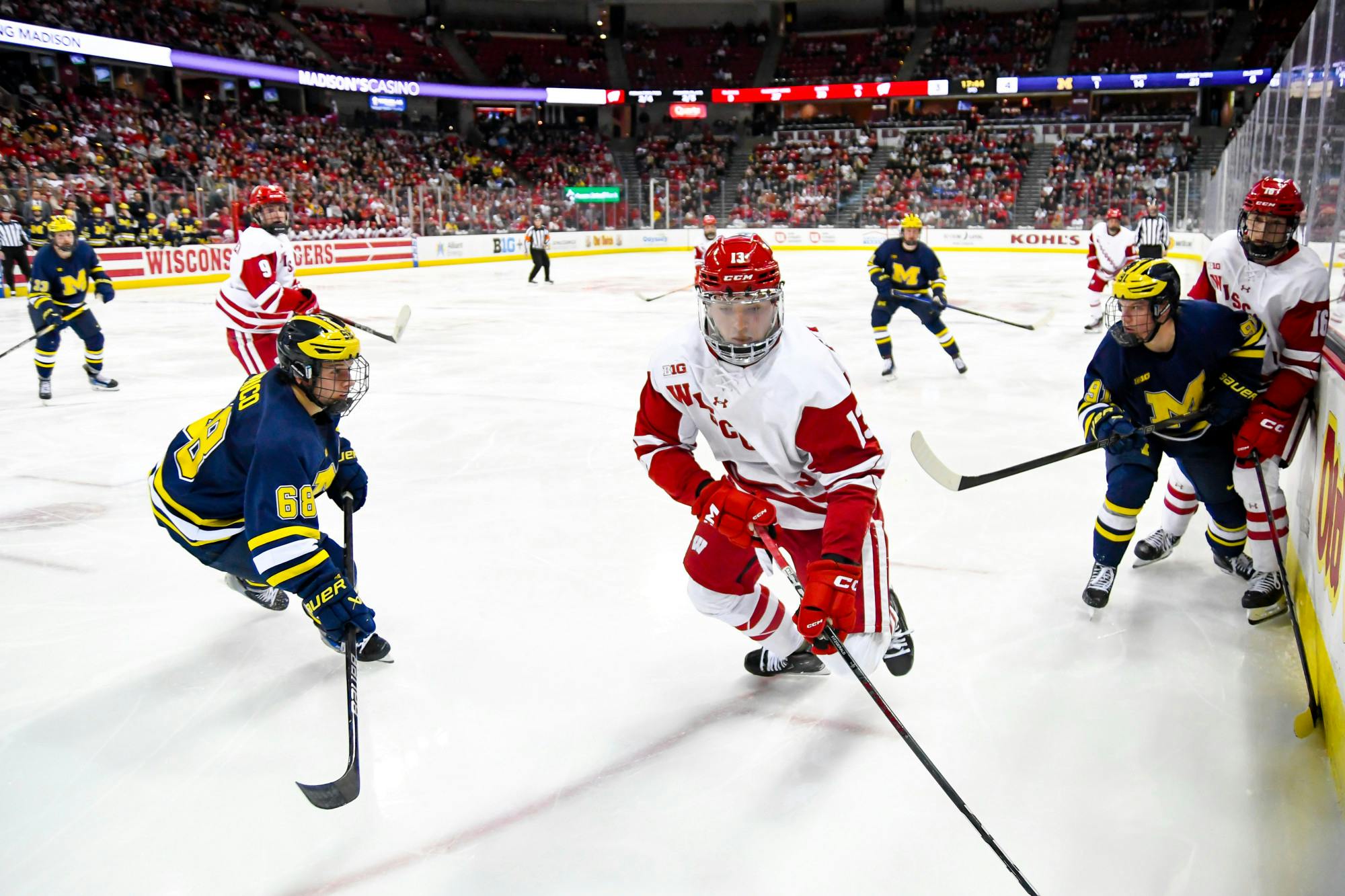 Wisconsin Mens Hockey vs Michigan184.jpg