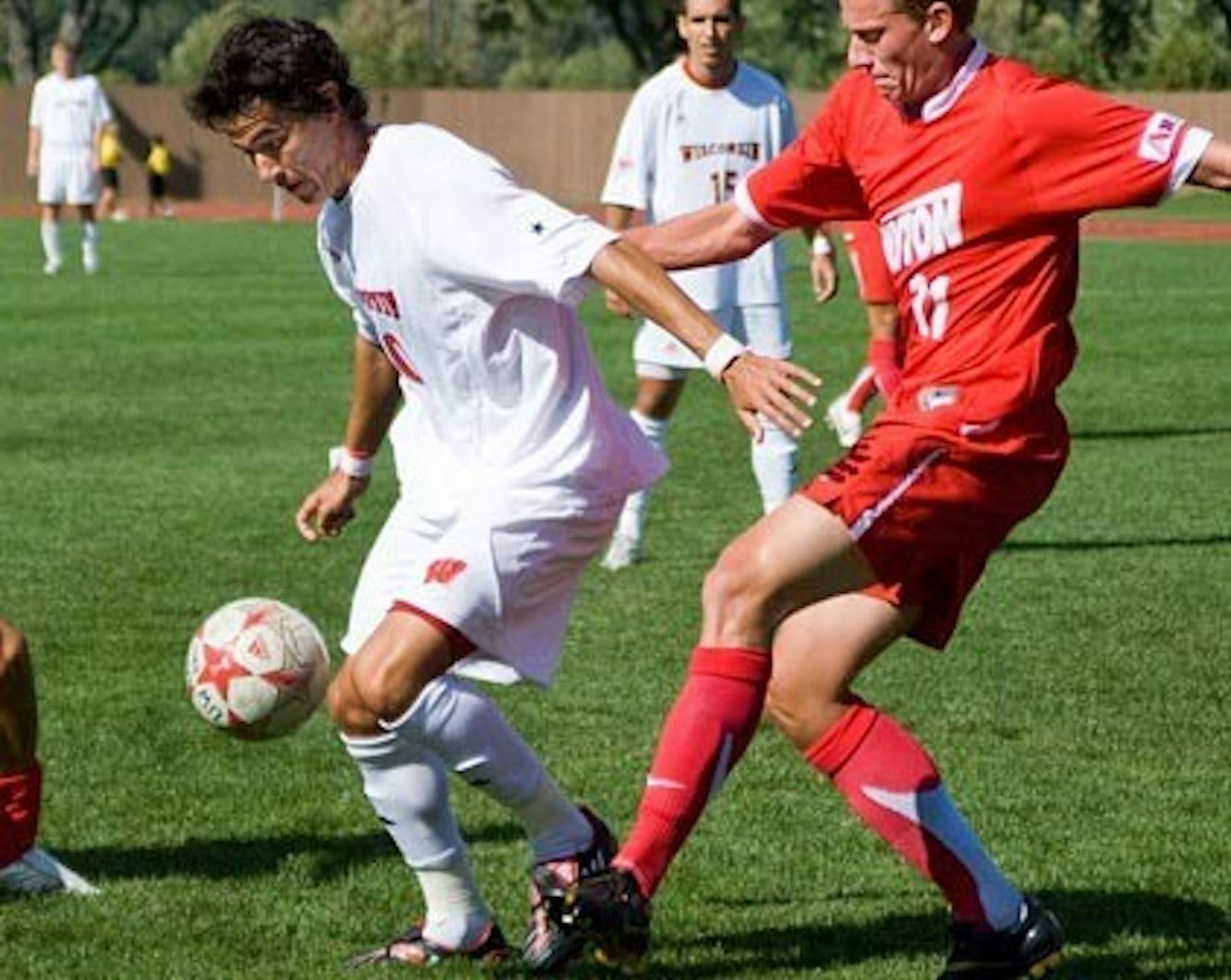 Free kick sets up win over Santa Clara
