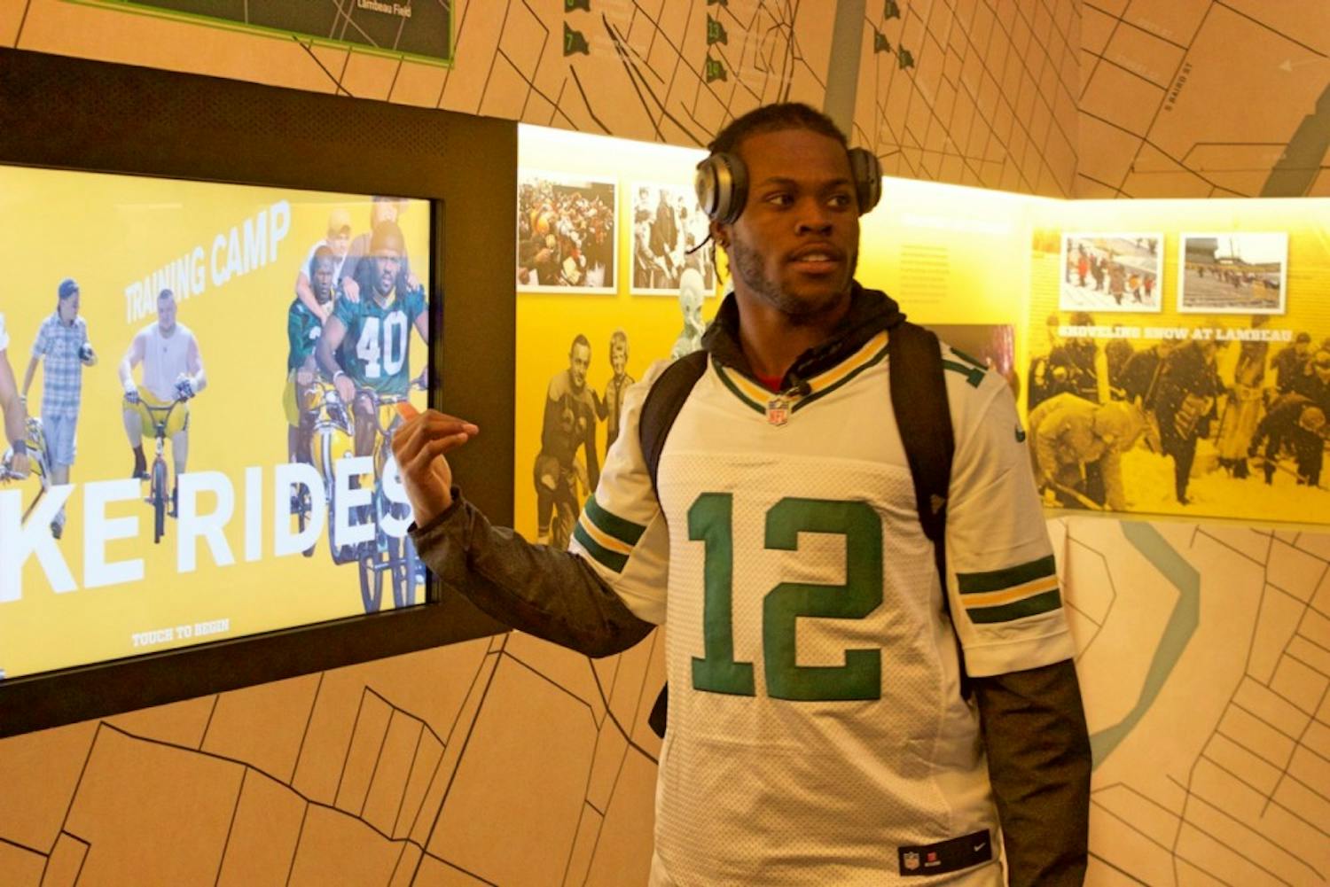 Gallery: Wisconsin visits Green Bay Packers Hall of Fame