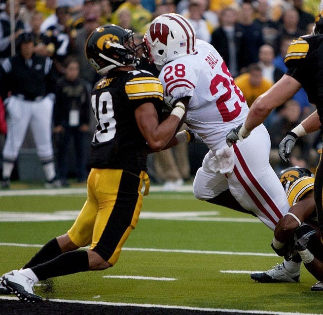 Badgers overcome injuries, late deficit to beat Hawkeyes