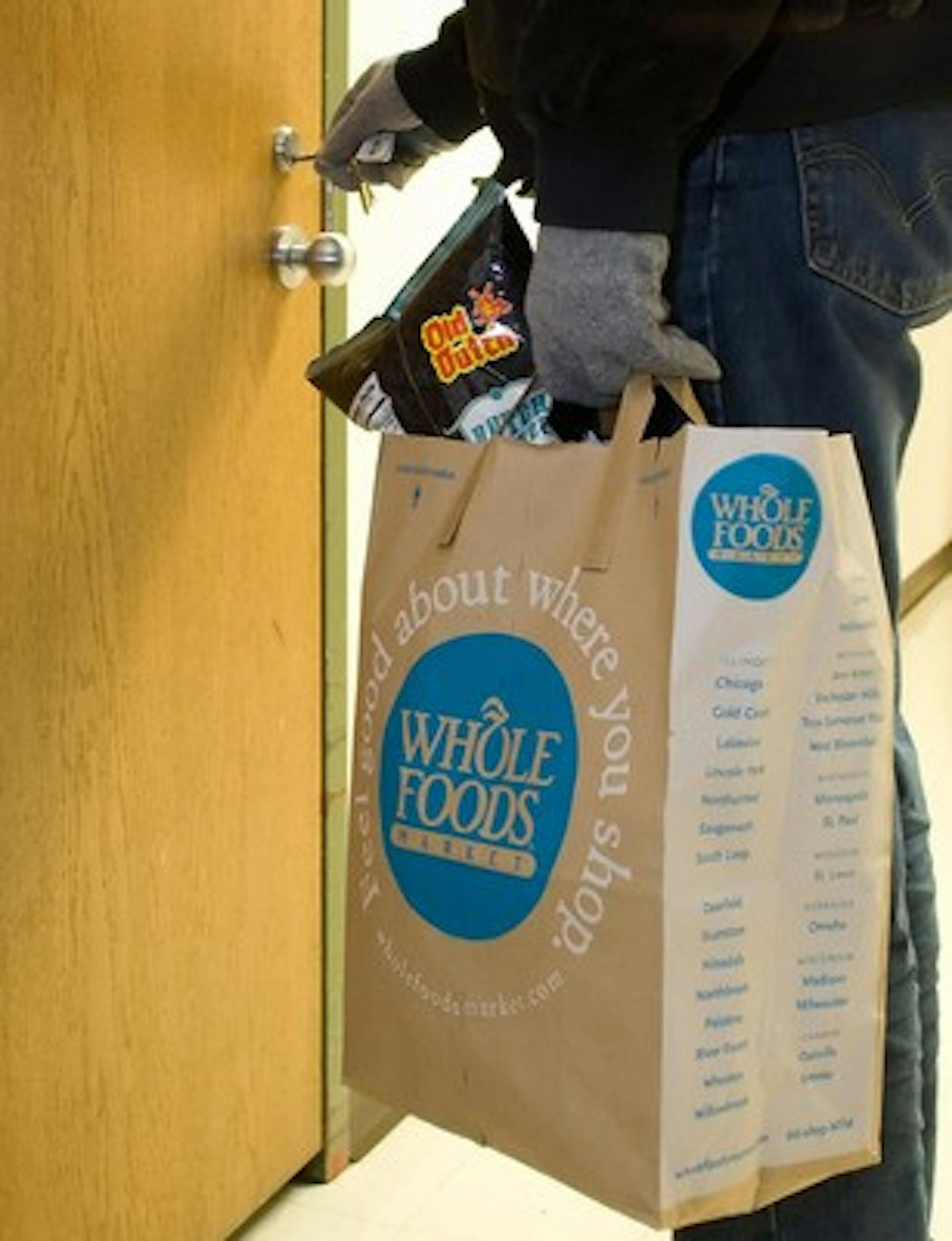 Whole Foods to eliminate the use of plastic grocery bags