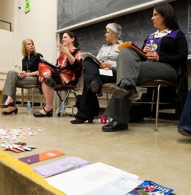 Campus experts outline sources of abuse in unhealthy relationships