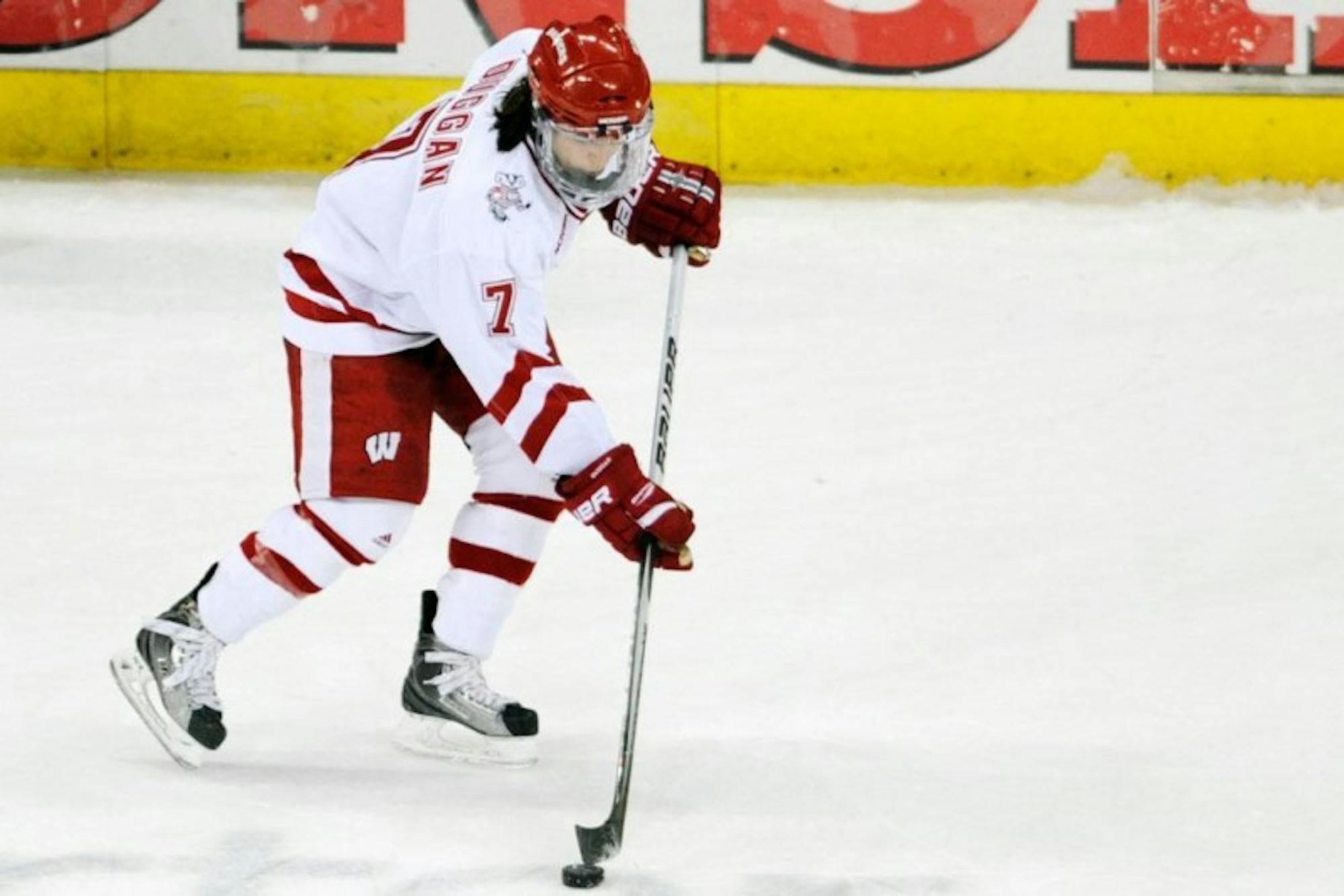 Women's hockey clinches WCHA title in sweep of Bemidji State