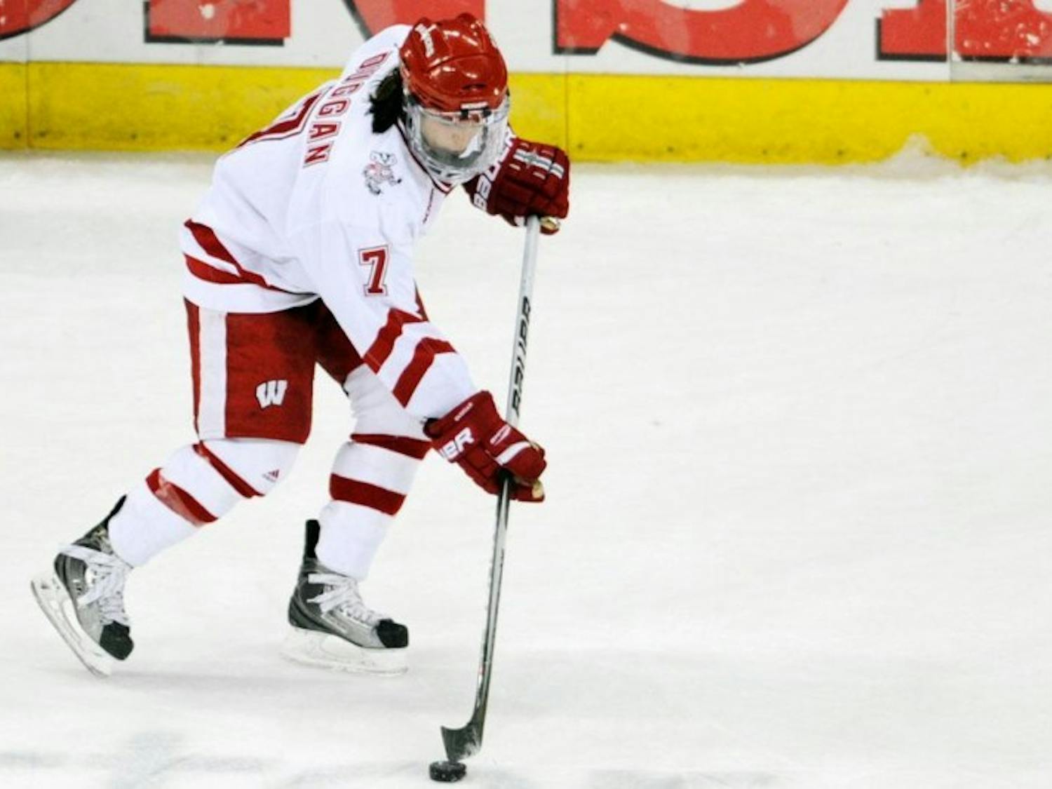 Women's hockey clinches WCHA title in sweep of Bemidji State