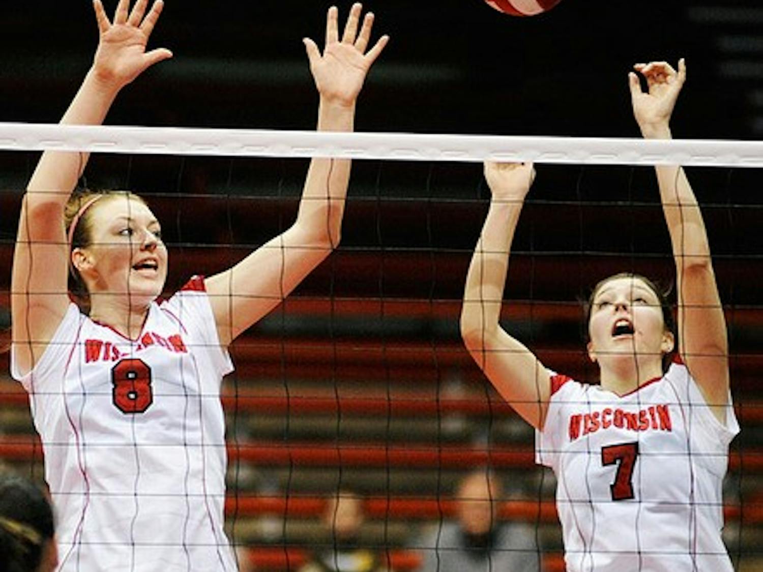 Wisconsin splits with North Dakota State Saturday at home