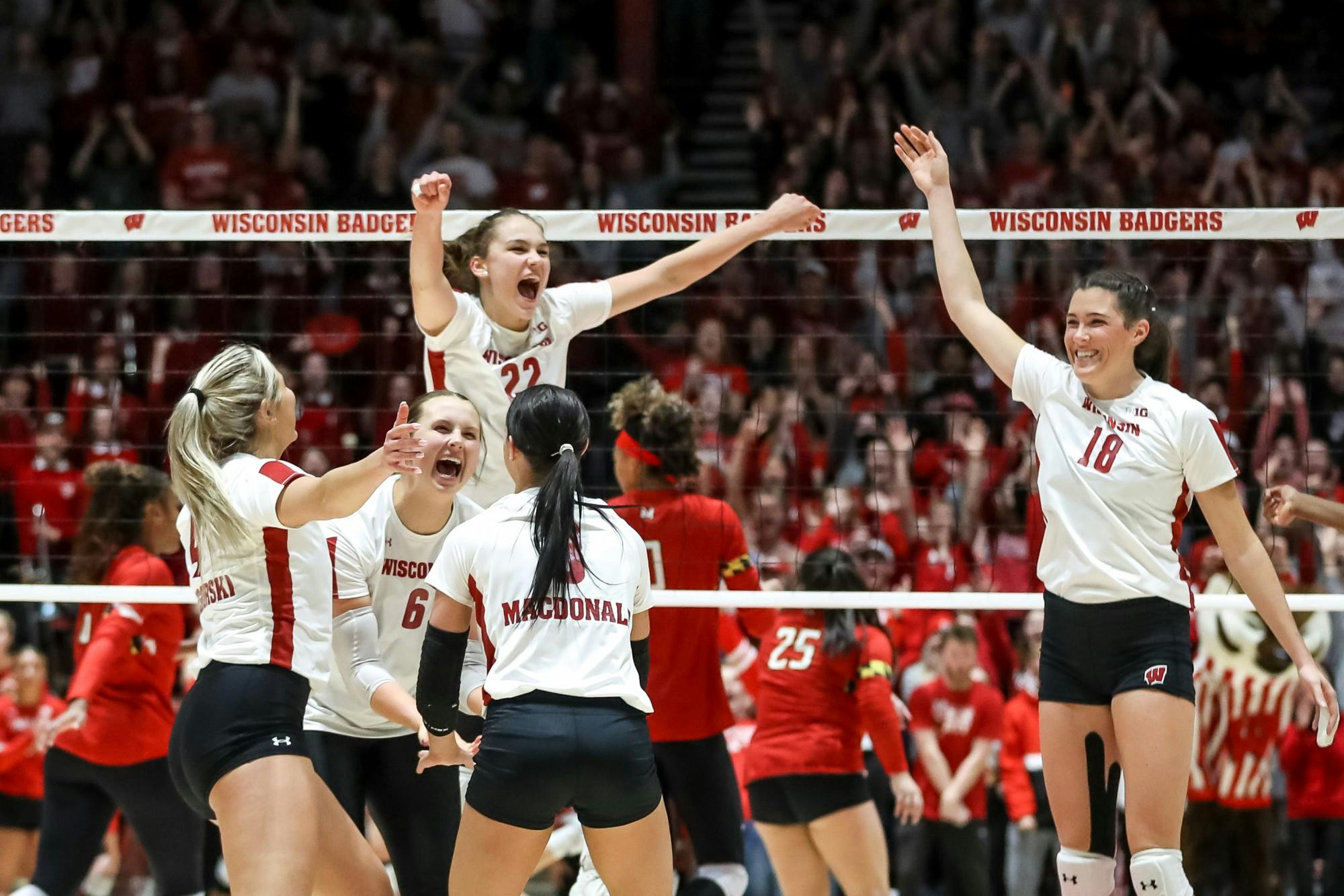 PHOTOS: Wisconsin Volleyball defeats Maryland 3-0 on Senior Night