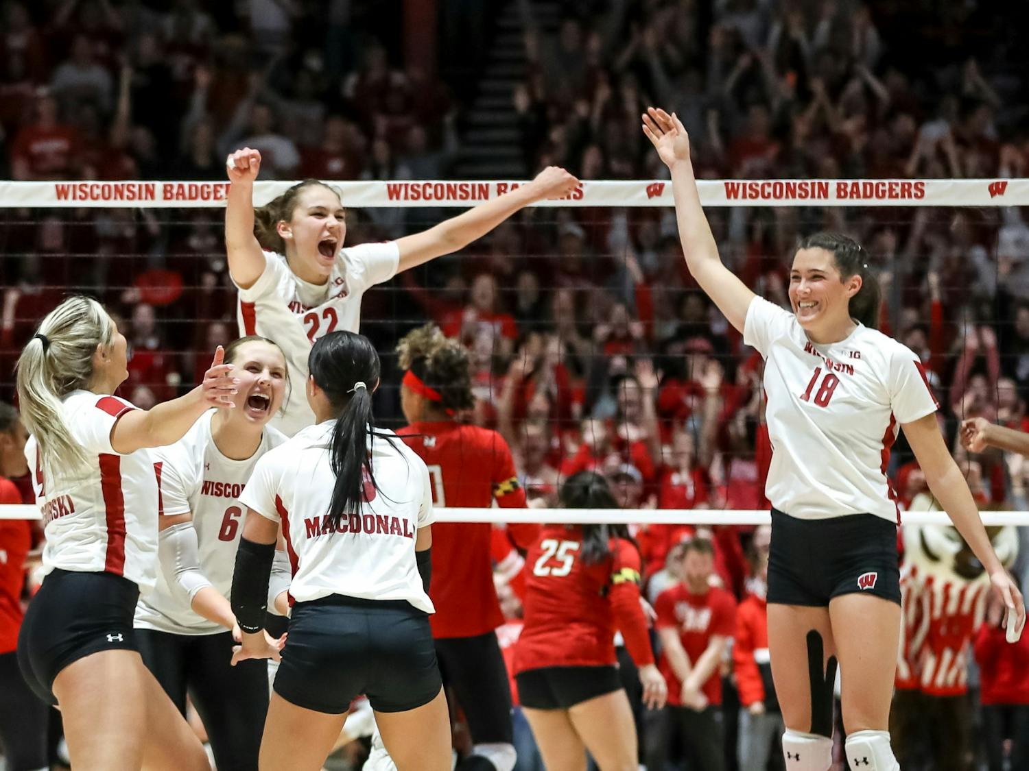 PHOTOS: Wisconsin Volleyball defeats Maryland 3-0 on Senior Night