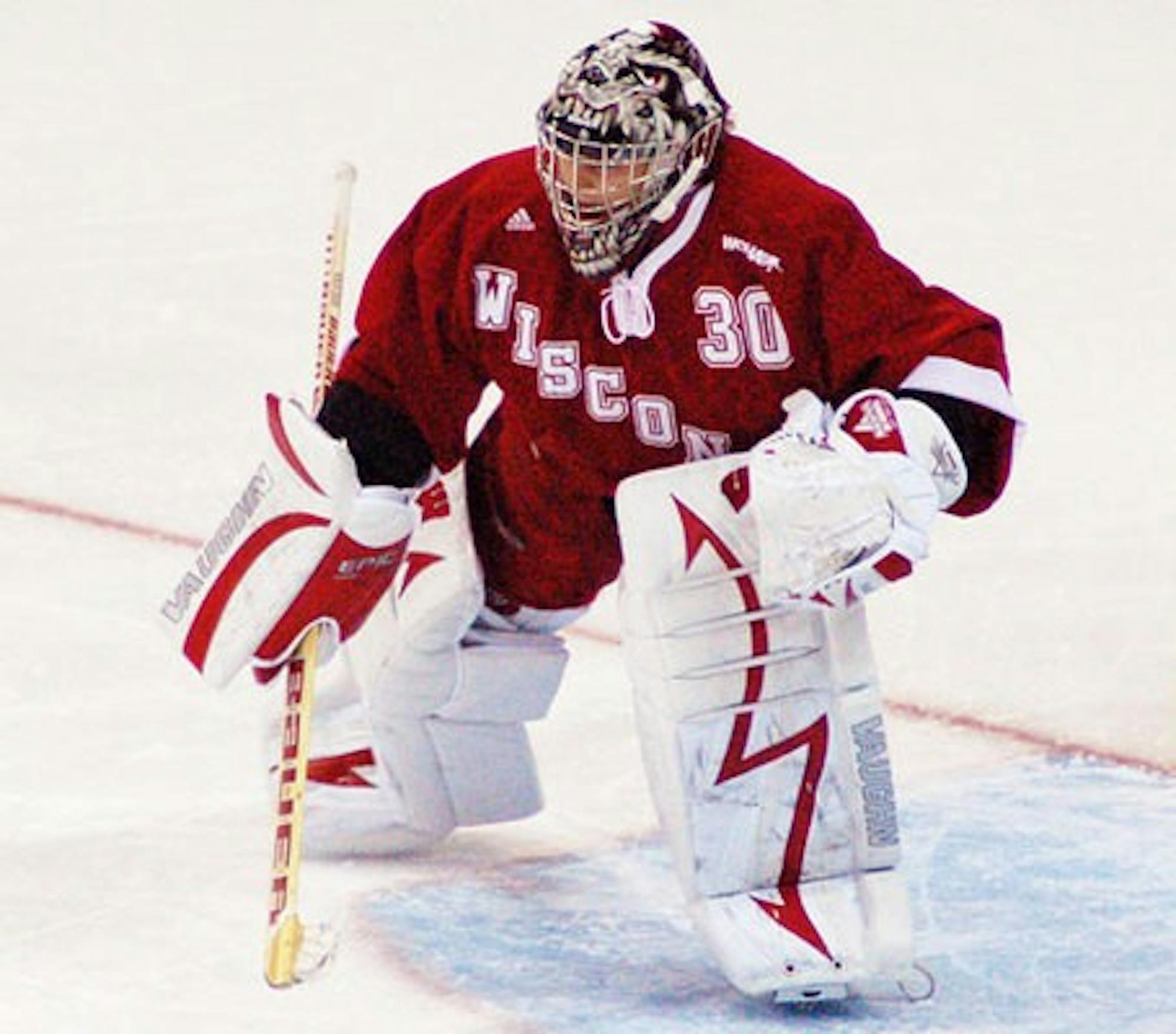 Women's hockey very impressive in debut