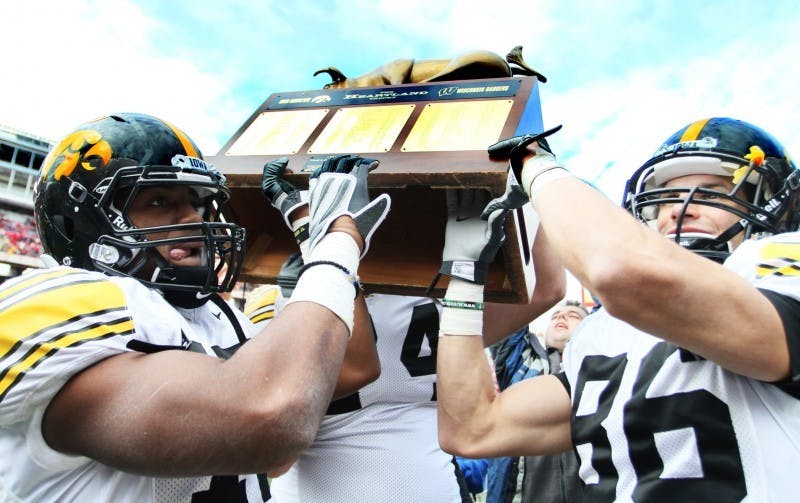 Injuries, turnovers cost UW in loss to Hawkeyes