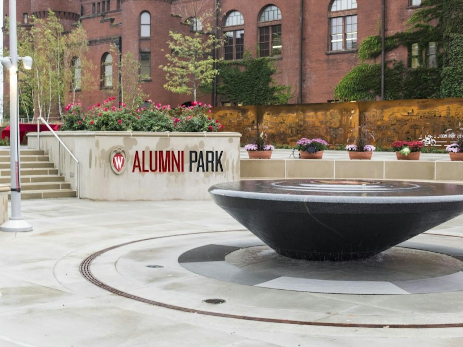 SmithGroupJJR &mdash; the design firm that served as the lead park designer for Alumni Park &mdash; received an award Thursday from the Wisconsin Chapter of the American Society of Landscape Architects for the planning and design of the new park space.