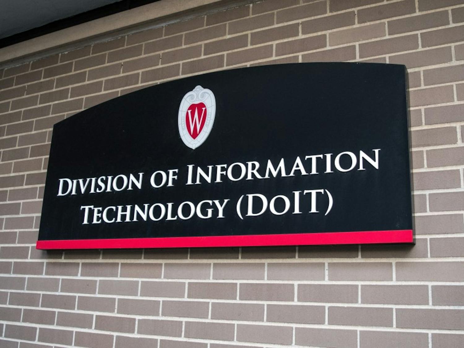 UW-Madison is closing DoIT technology stores to adopt new business model