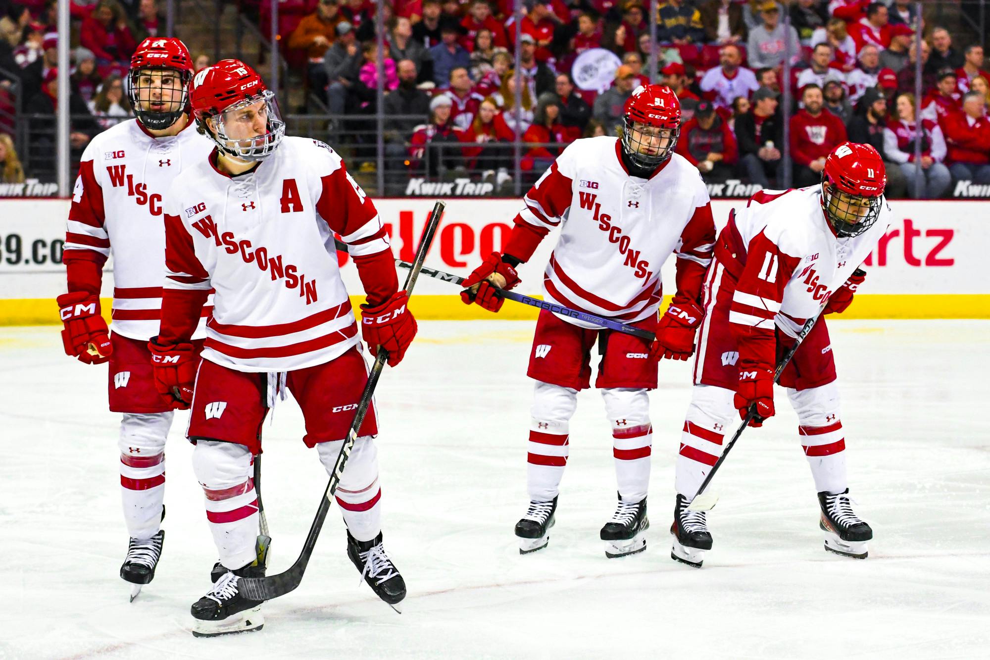 Wisconsin Mens Hockey vs Notre Dame9655.JPG