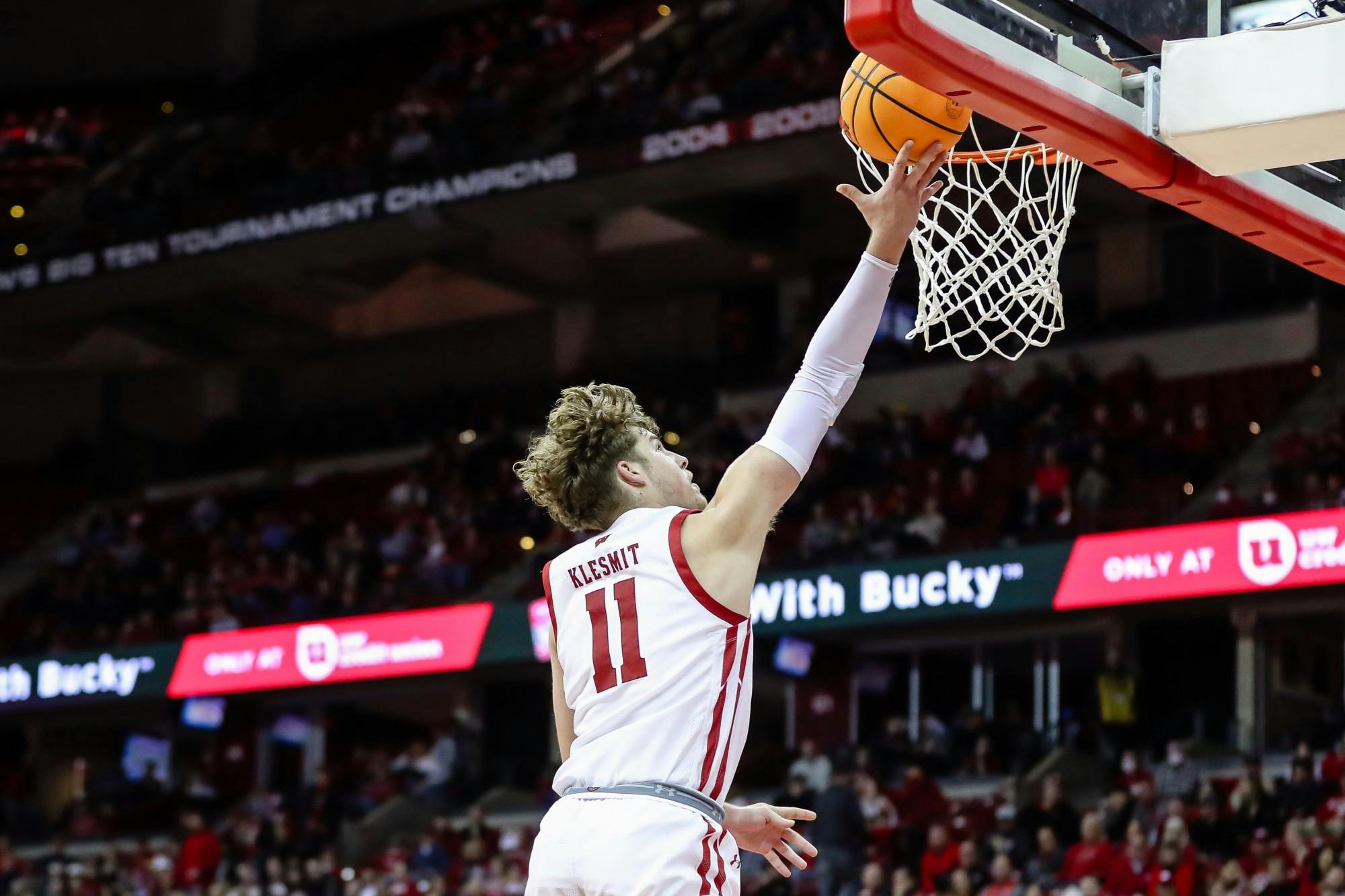 Wahl, starters shaky in return to the Kohl Center