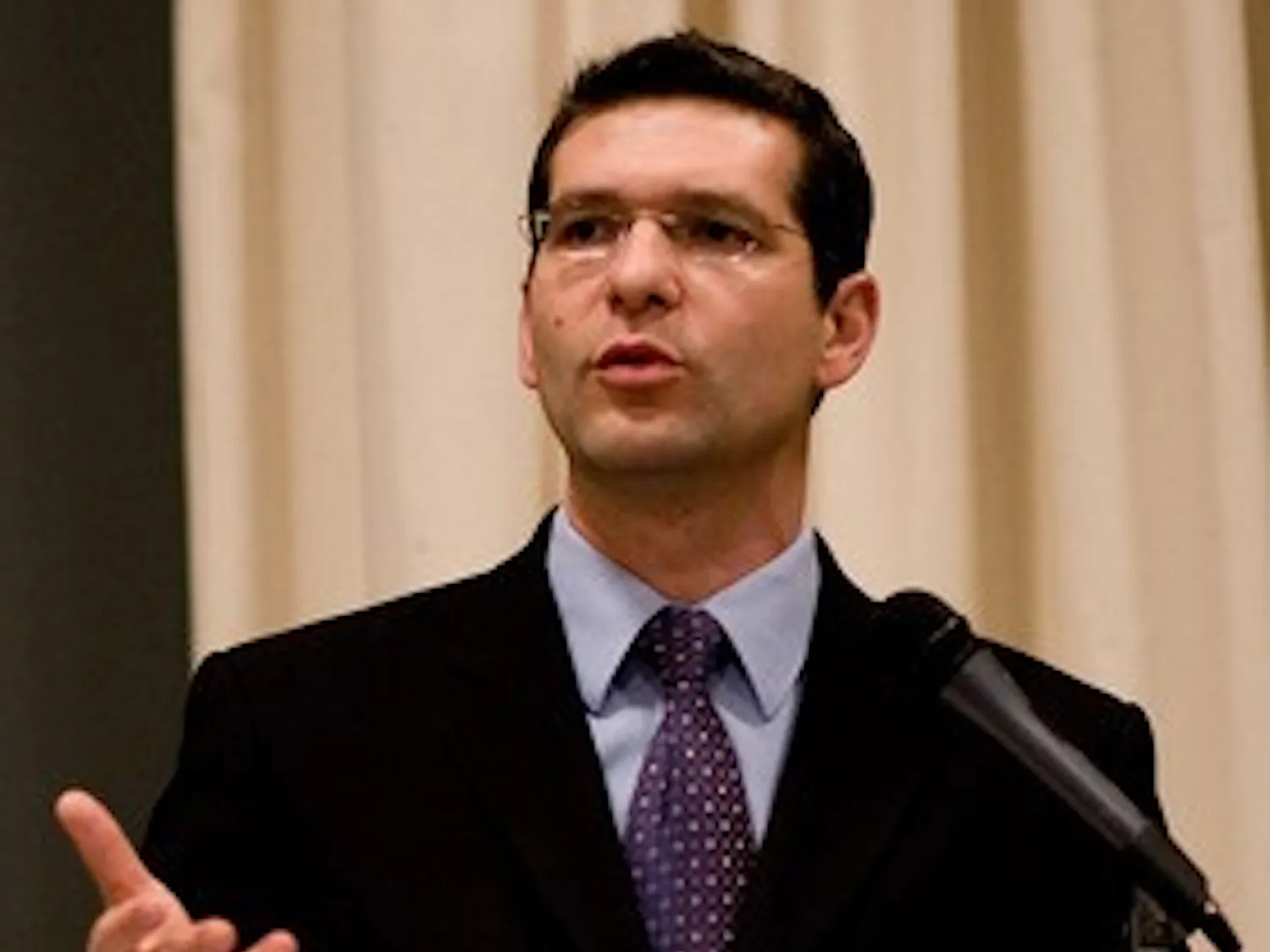 Middle East peace possible, consulate visitor tells students