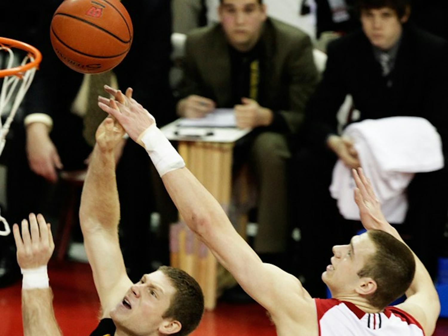 Badgers look to avenge home loss against Illini