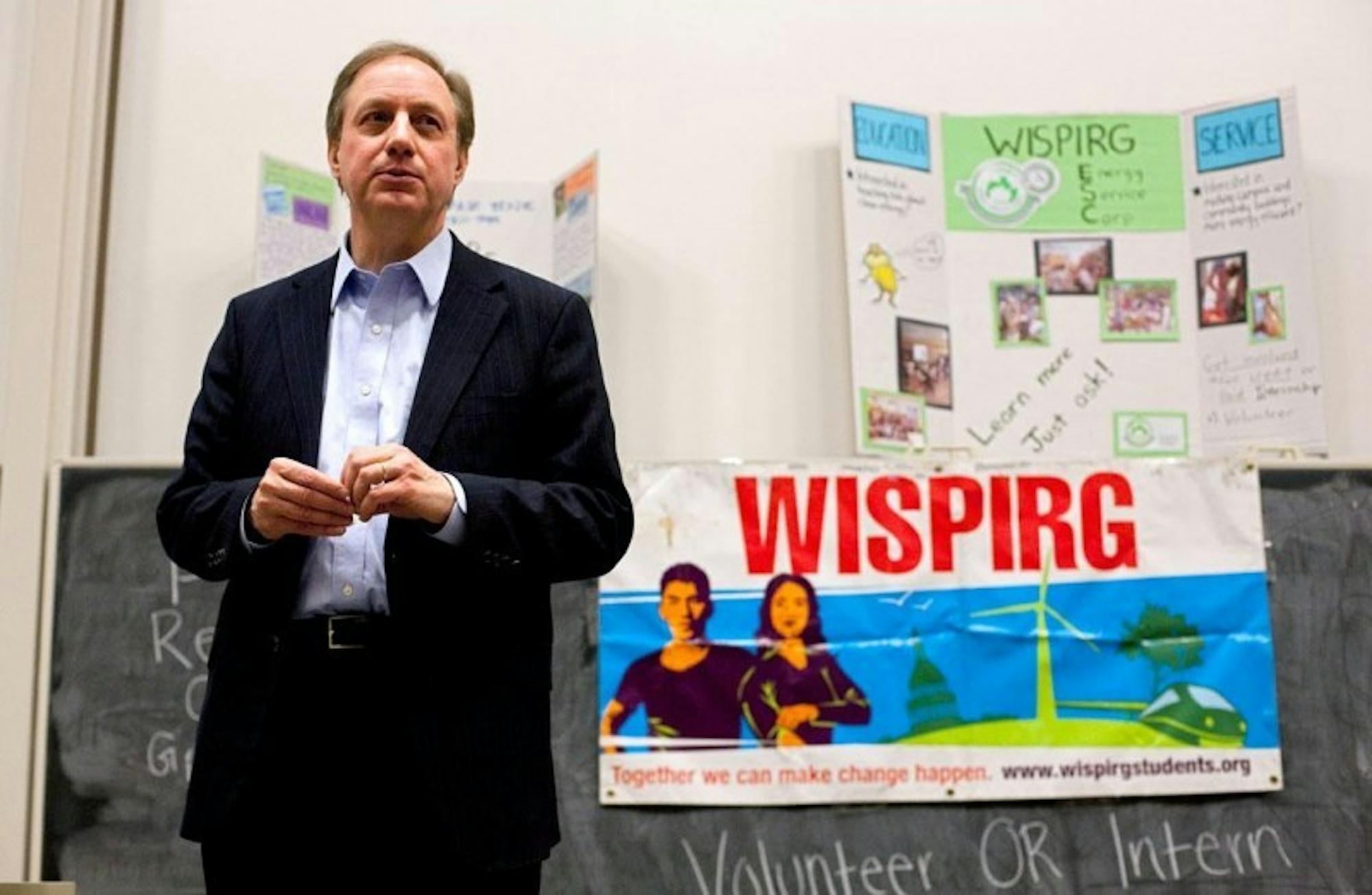 Mayor proposes annual city snow day, rail reform at WISPIRG event