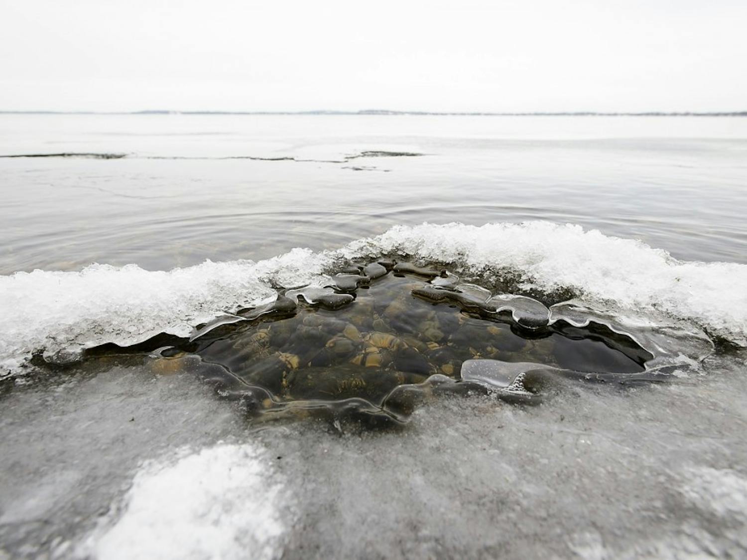 unfrozen_Mendota15_7619