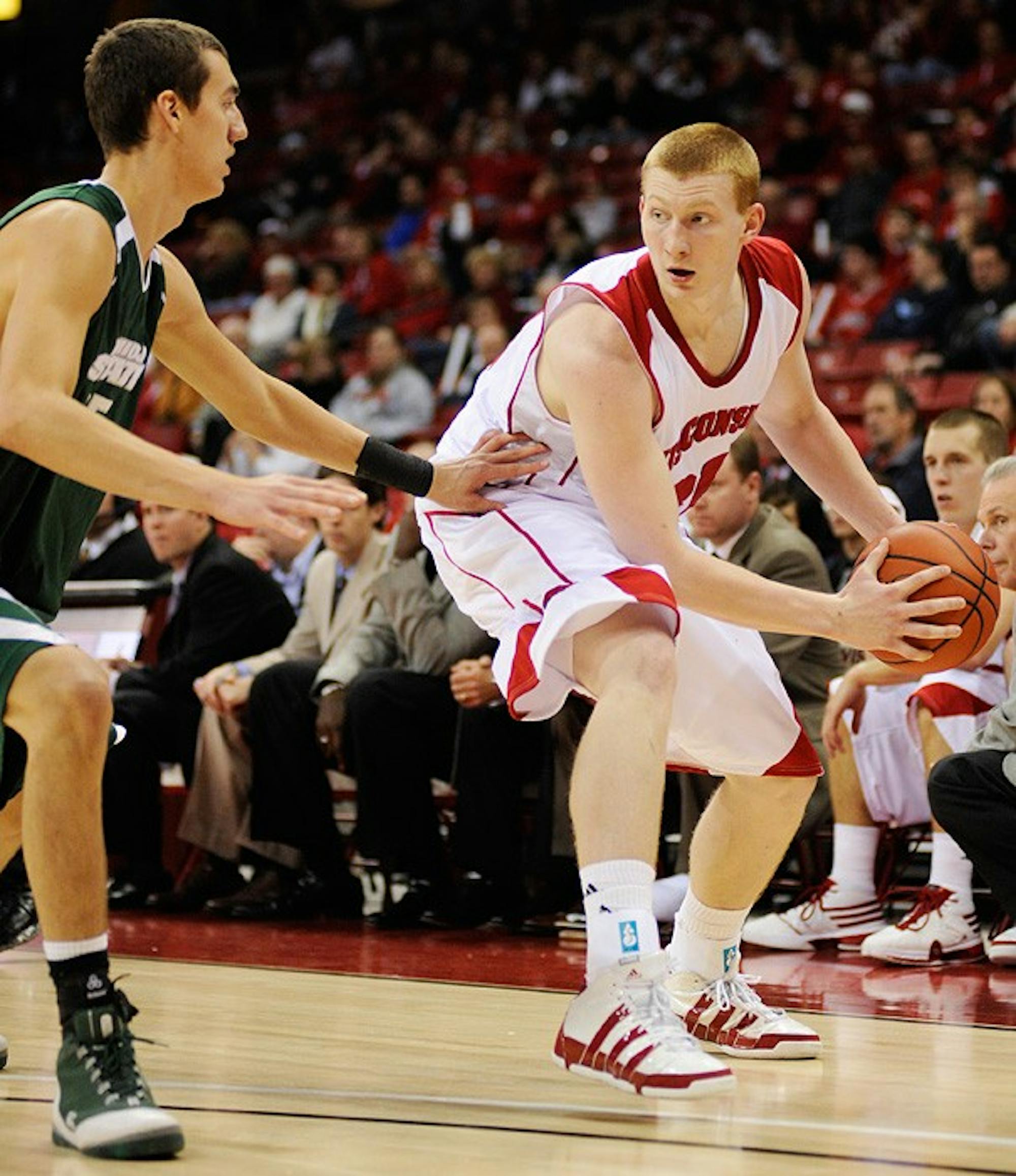 Badgers look to stay in race against Indiana