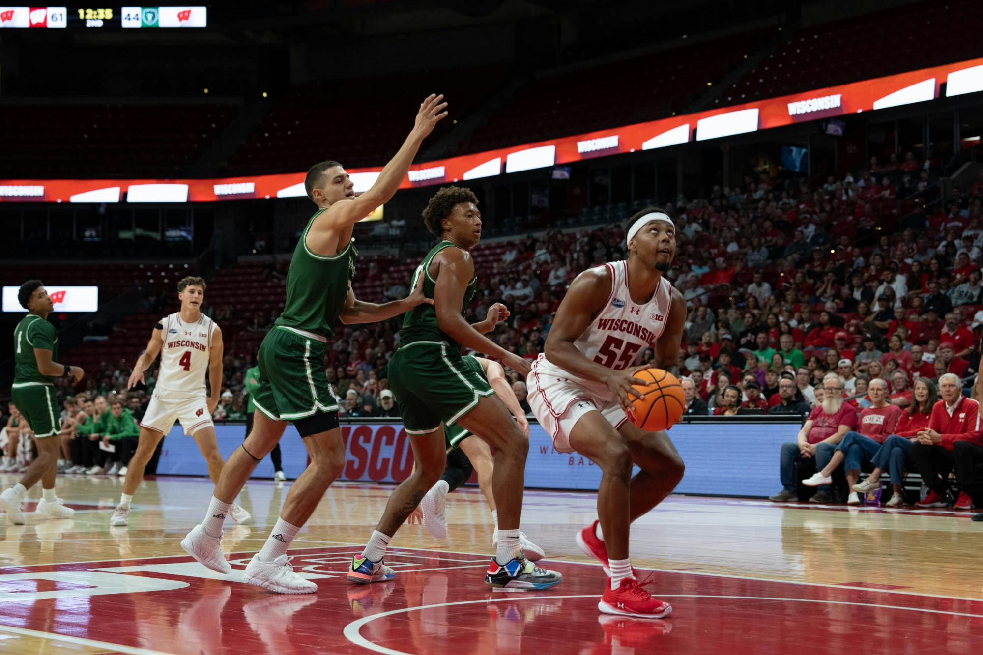 Pena-10-10-26-UWPBasketball55-05862.jpg