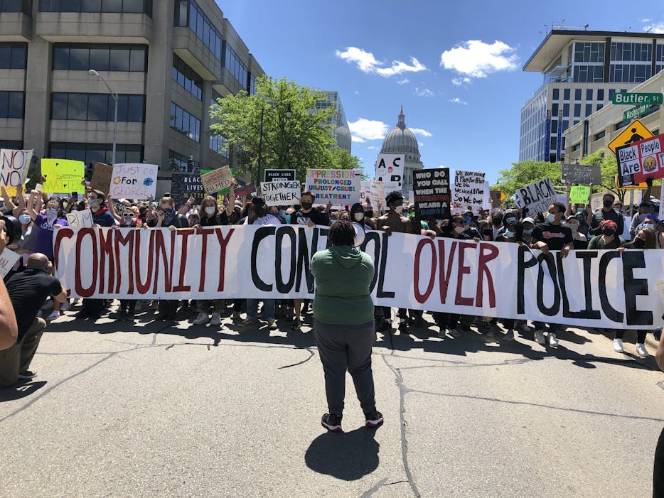 I Can T Breathe Madison Erupts In Riots After A Peaceful Protest Supporting Blm The Daily Cardinal