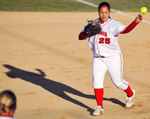 Badgers unable to take game from Buckeyes in extra innings