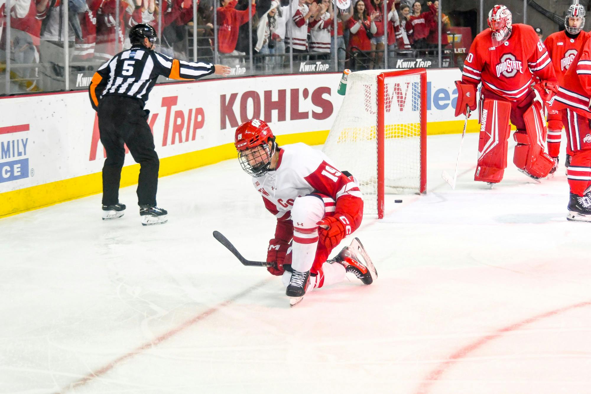 Wisconsin Men's Hockey vs Ohio State92.jpg