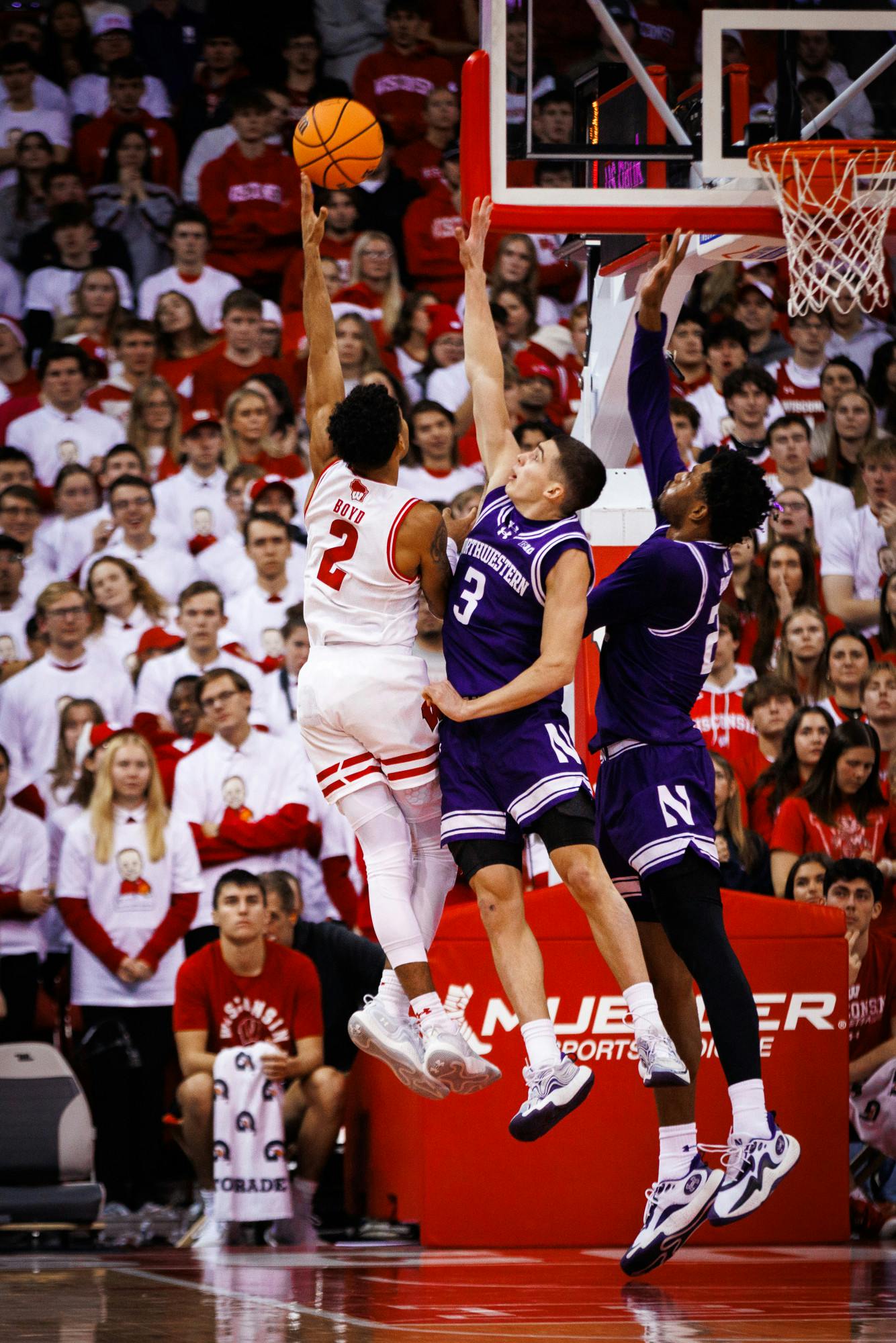 wavphotography_mbasketball_wisco_12-03-8.jpg