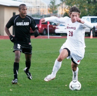 Grizzlies claw Badgers: Frustration sets in as Wisconsin loses by one at home.