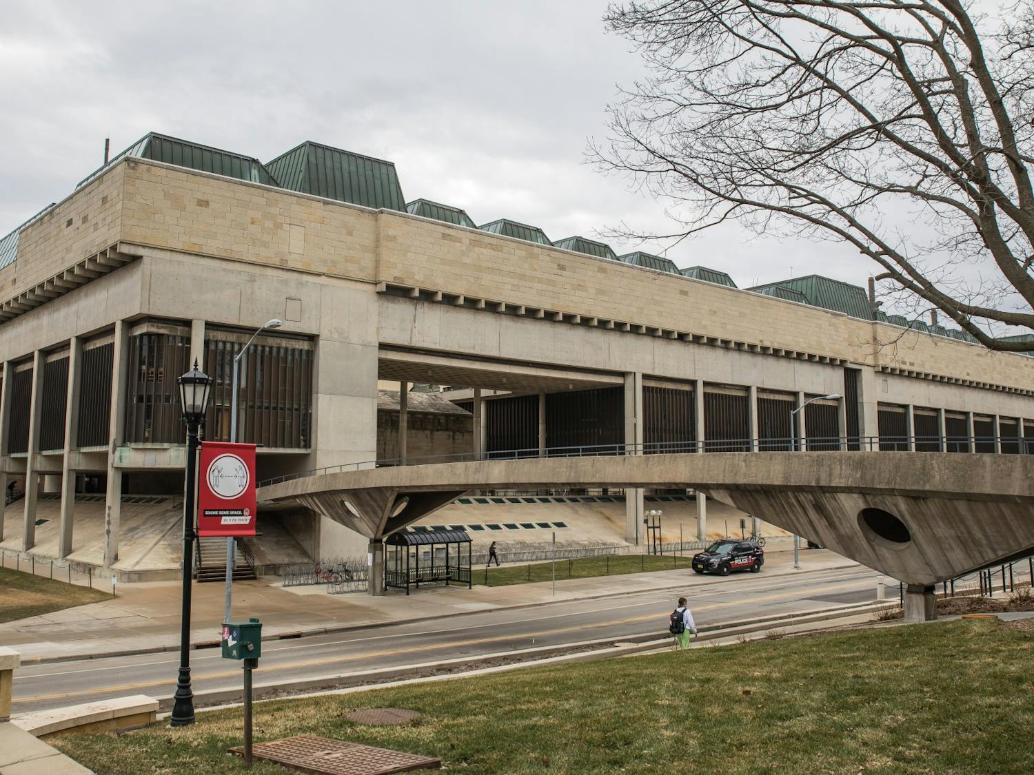 Photo of Mosse Humanities and the connecting bridge to Bascom Hill.