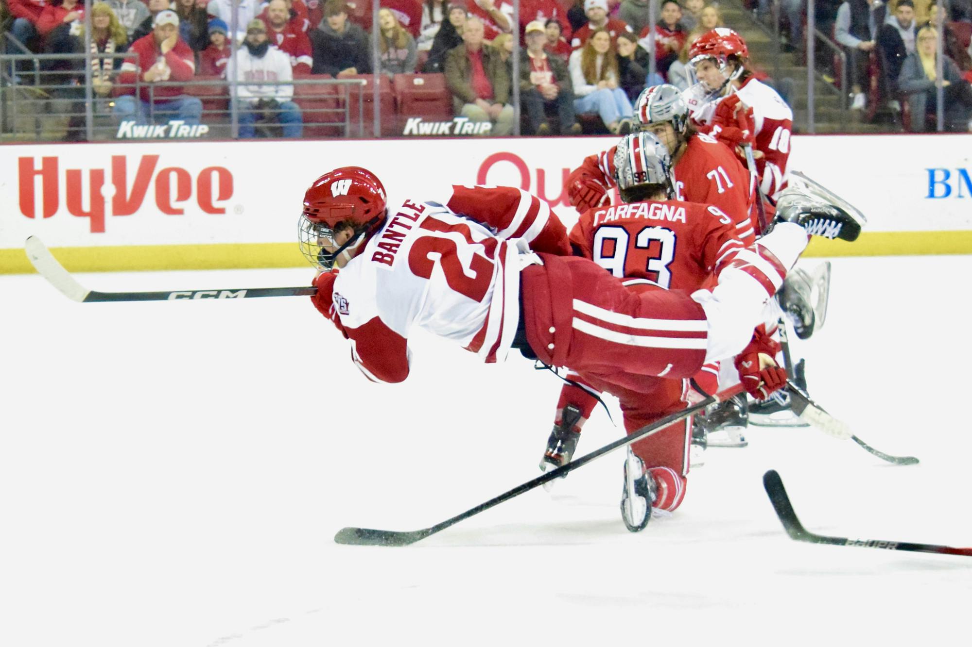 Wisconsin Men's Hockey Vs Ohio State0448.jpg - The Daily Cardinal