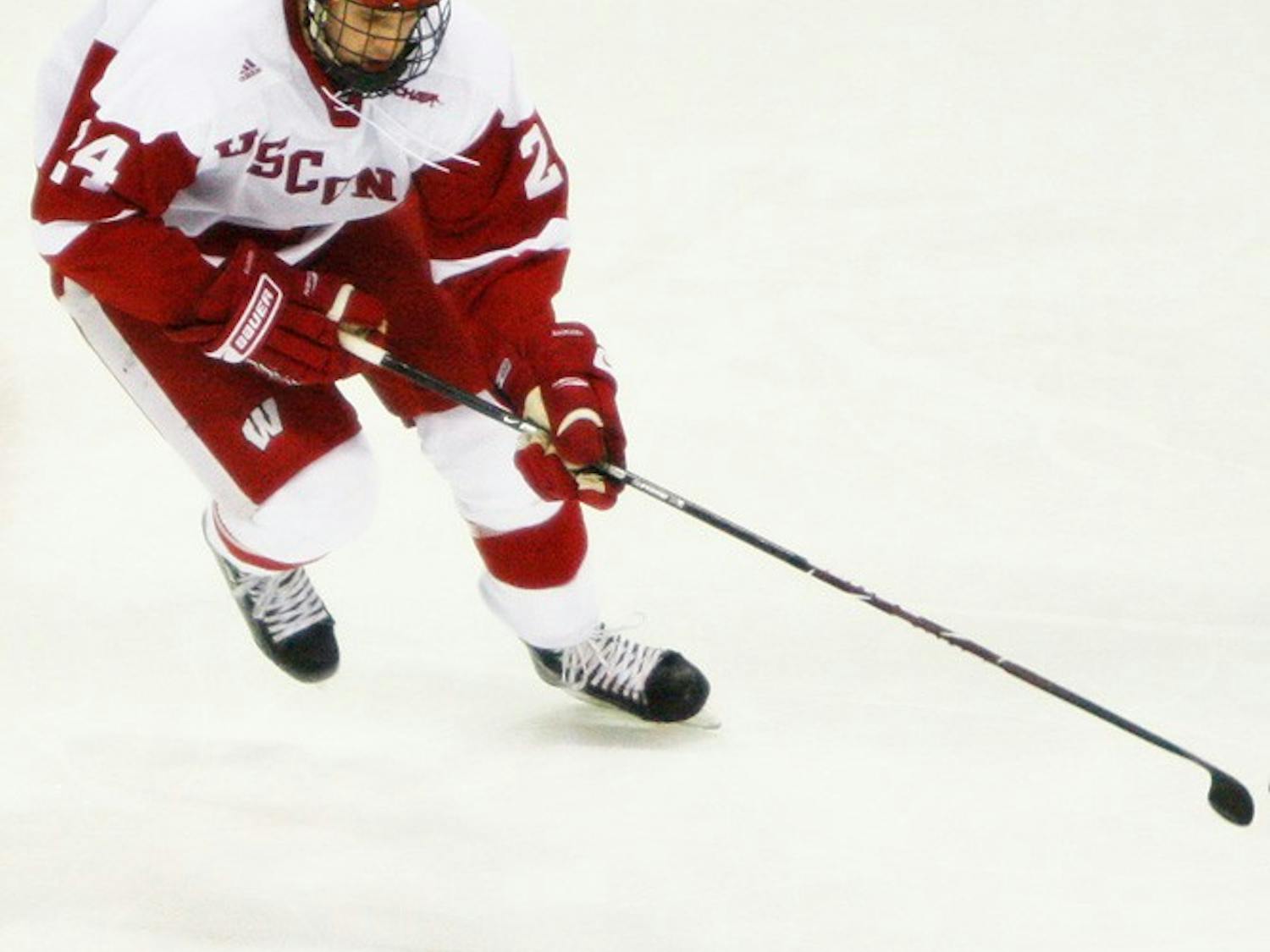 Wisconsin wins one, drops one at St. Cloud State in weekend series