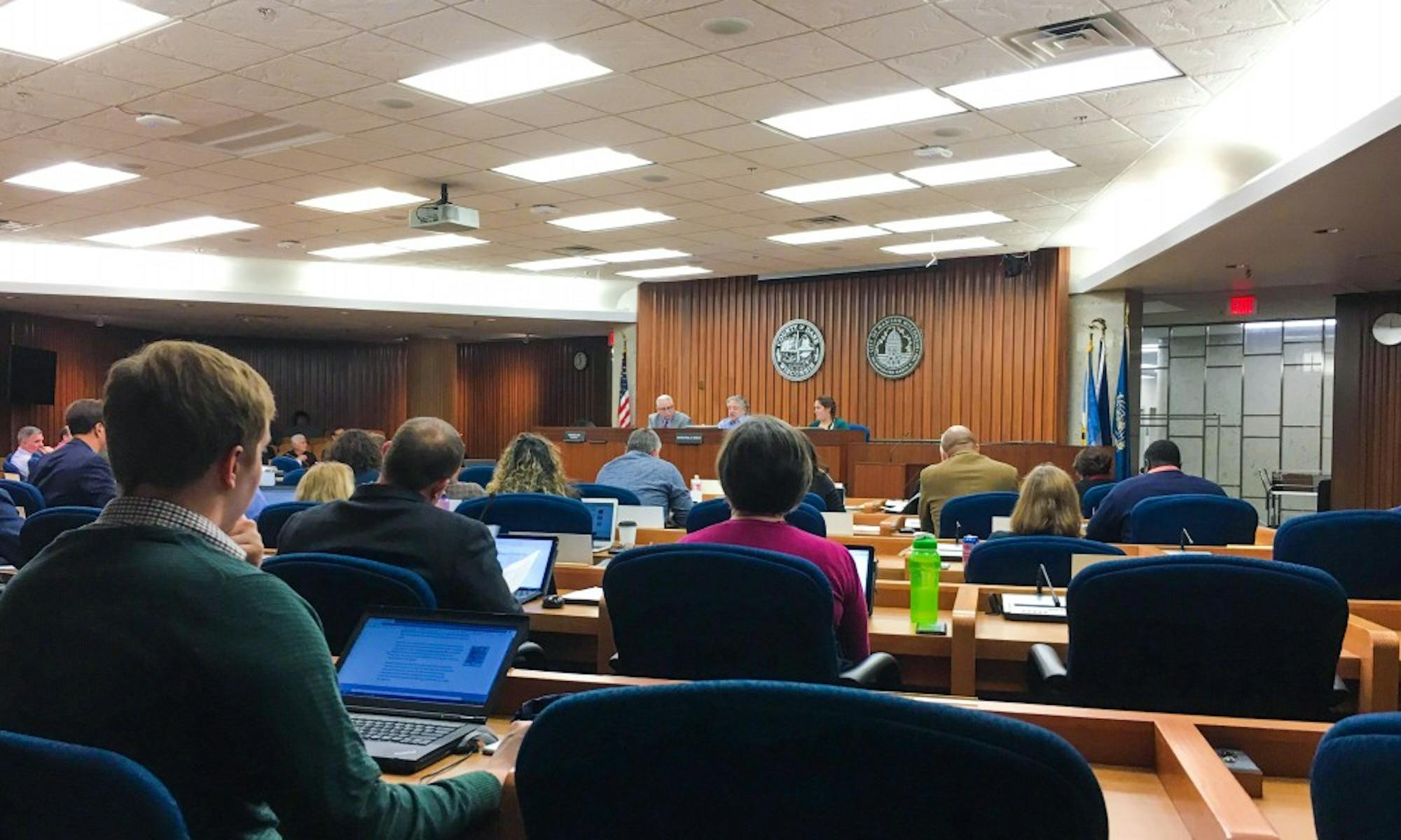 Madison’s city council voted again to remove the Confederate memorial in Forest Hill Cemetery, a decision that possibly goes against federal landmarks standards.