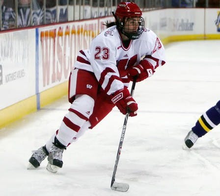 Women's hockey ready for battle against Duluth