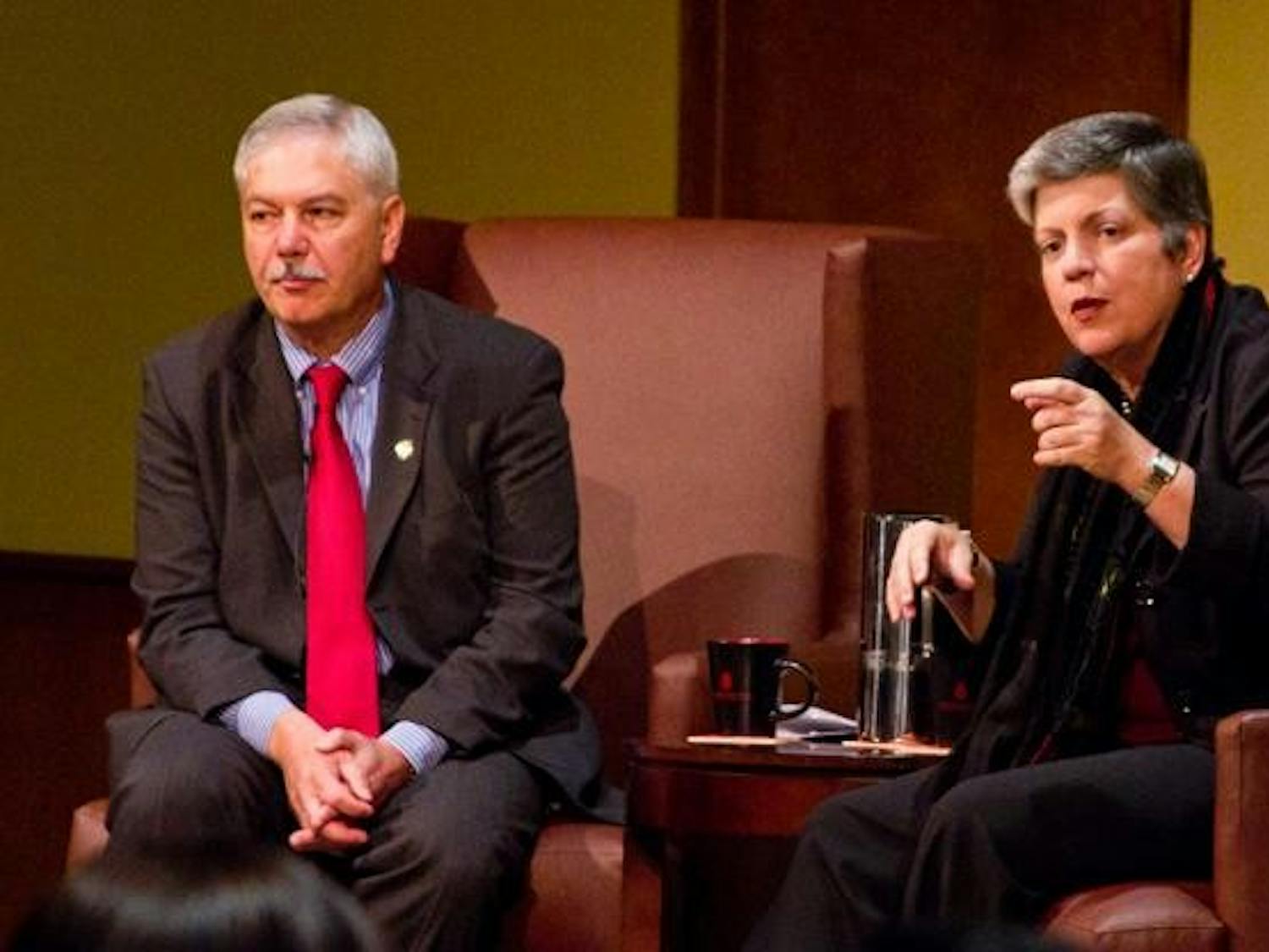 Homeland Security secretary visits UW, unveils site to help international students