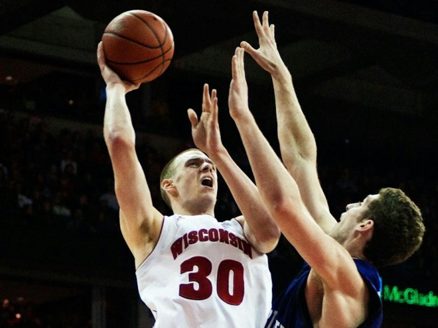 Seniors complete perfect home season