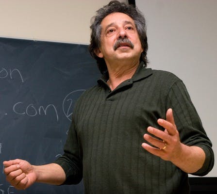 Former city mayor visits UW campus