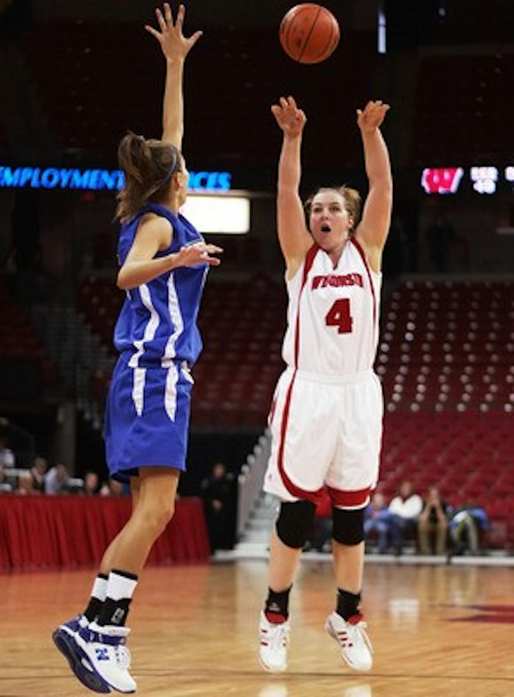 Stone and Badgers happy to be back at Kohl