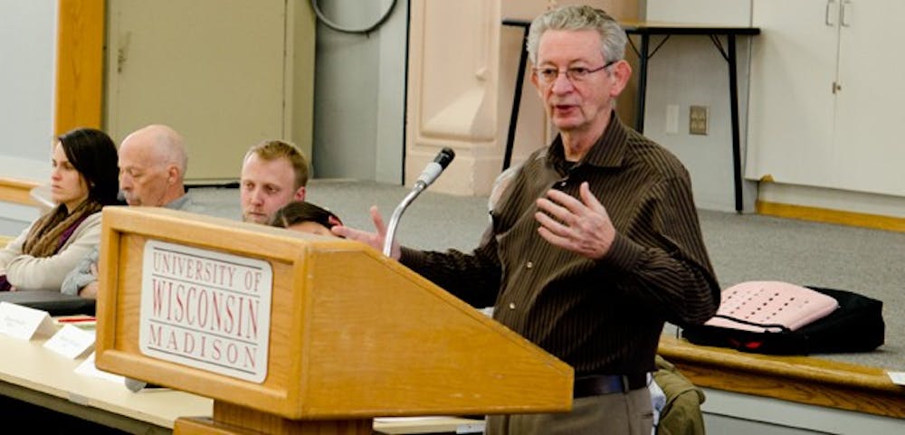 UW-Madison Chancellor David Ward speaks to the Academic Staff Assembly
