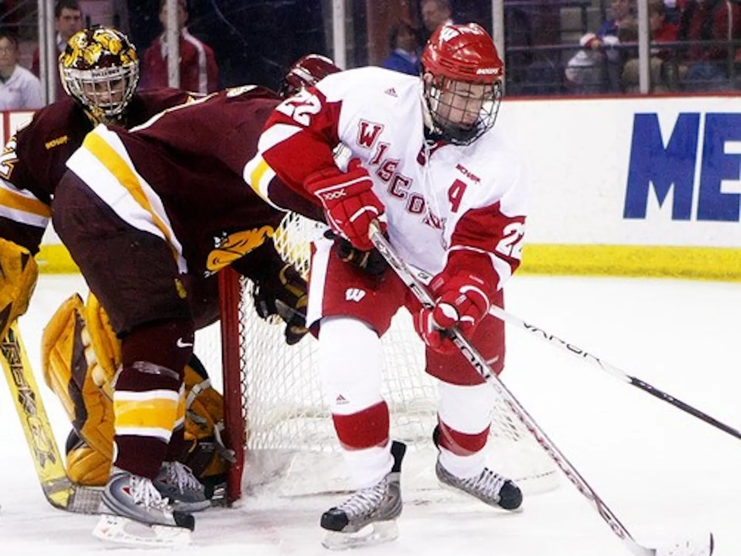Public display: Men's hockey to practice for fans