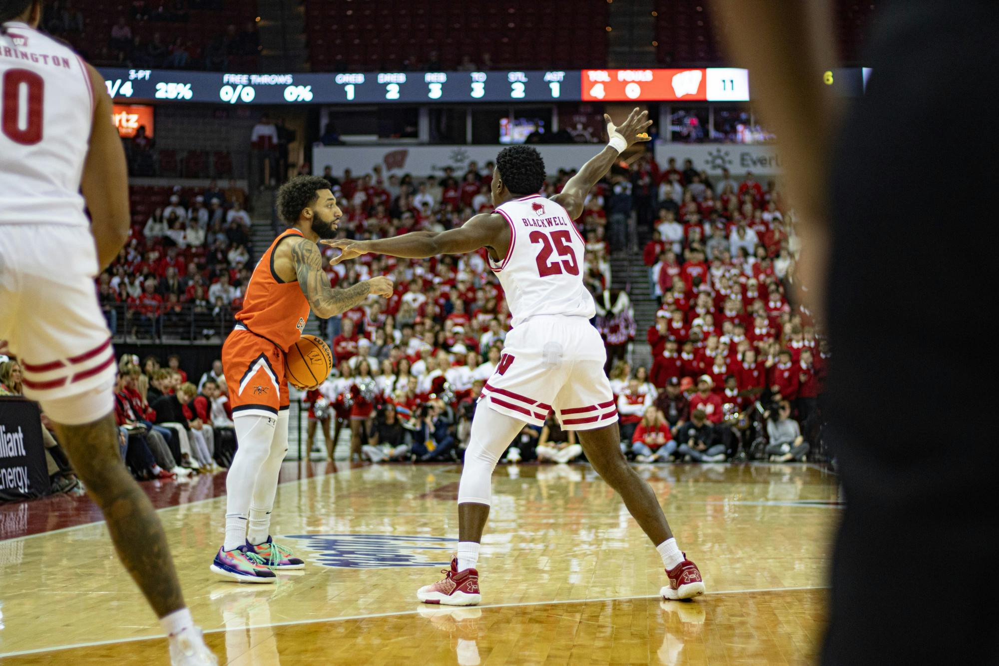 25-11-3 Dye_Mens_Basketball_B-04.jpg