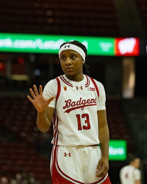 Wisconsin ends season with 82-70 loss to Illinois, 10 game losing streak