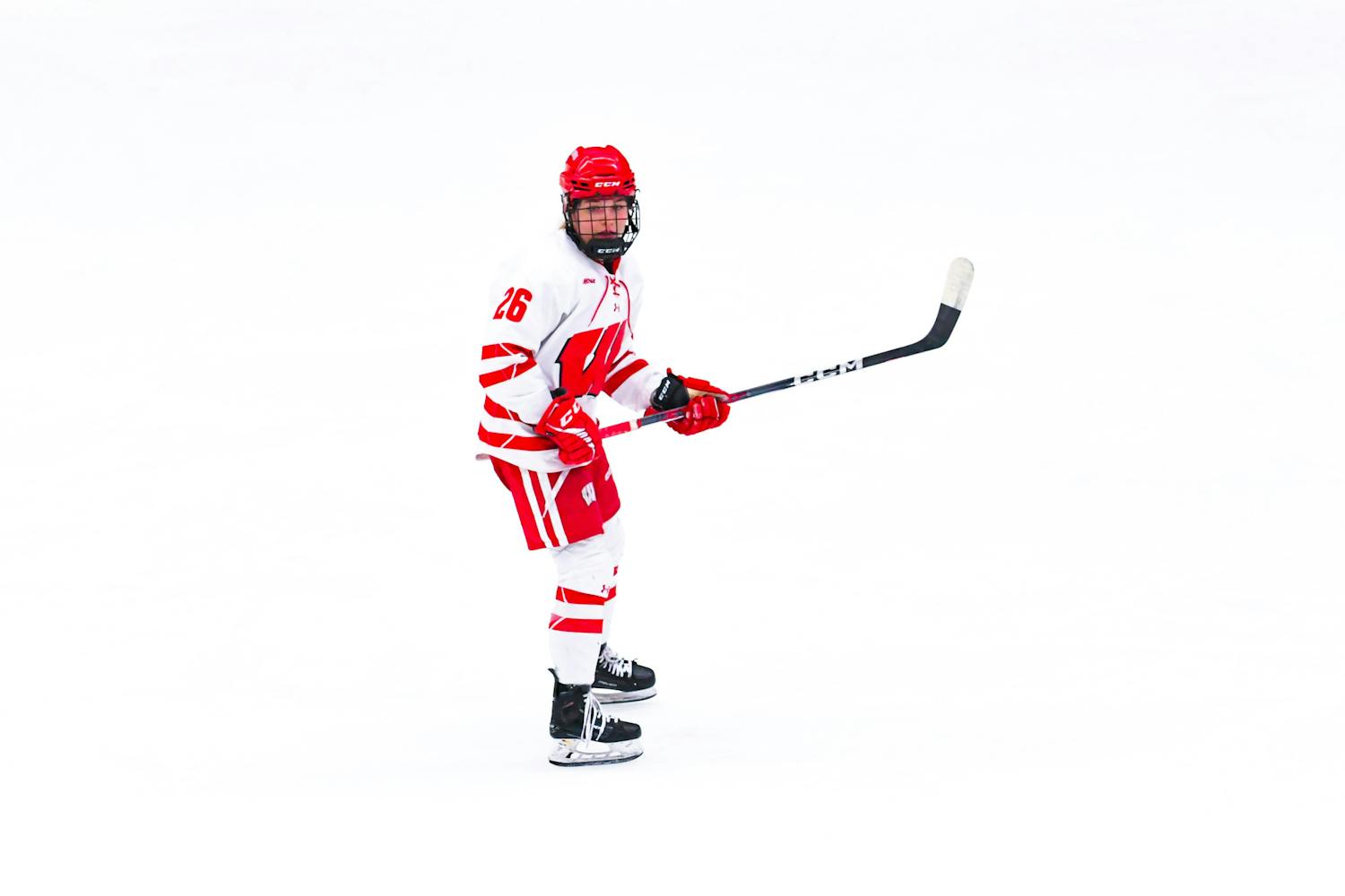 Wisconsin women’s hockey dominates St. Thomas in WHCA playoffs first