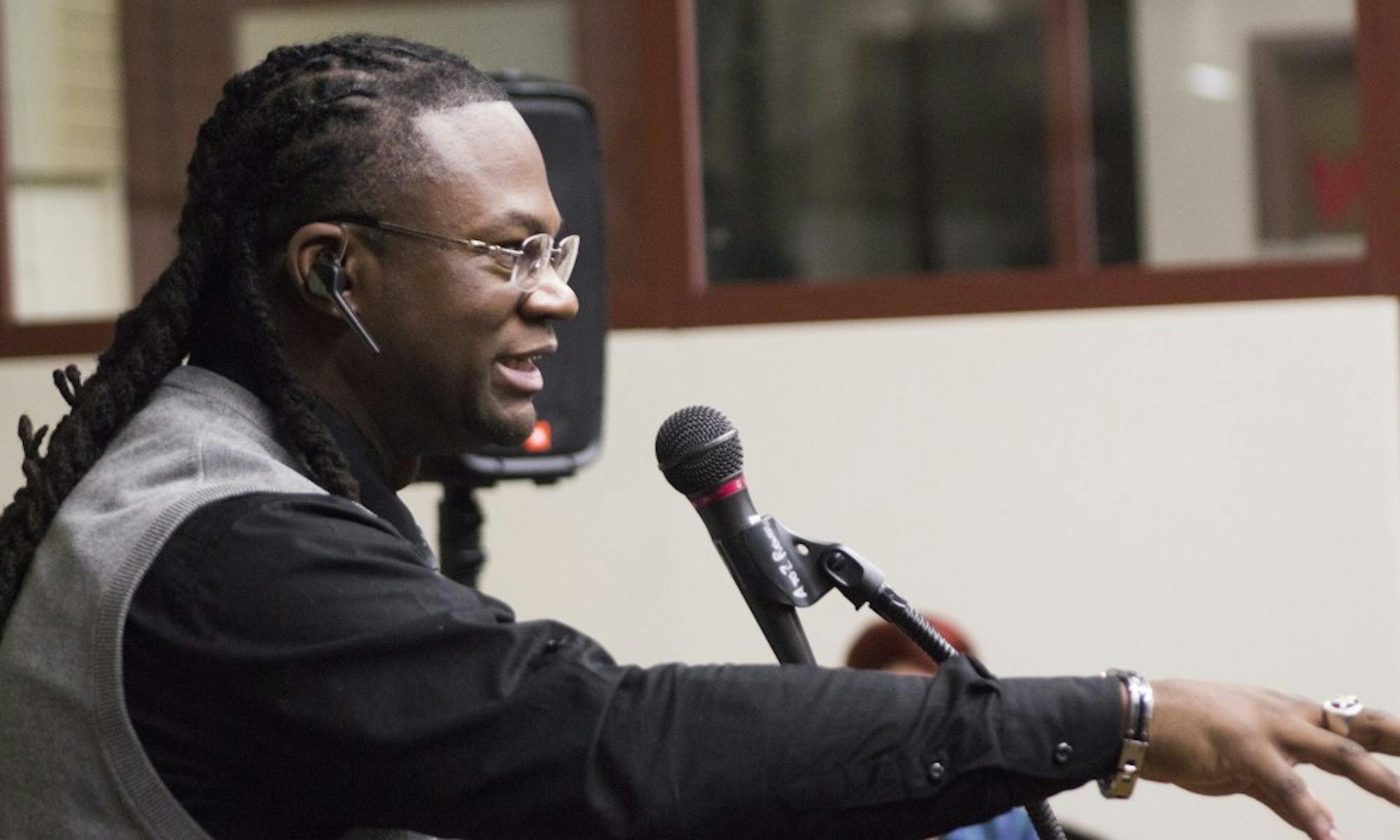 Caliph Muab-El engaged attendees in an interactive talk at the Multicultural Student Center that examined definitions of race.